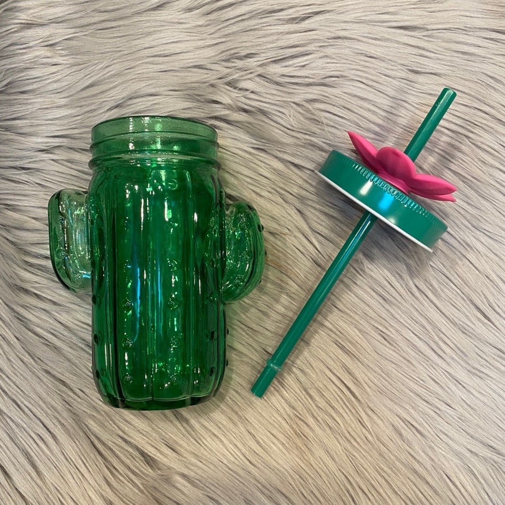 ❌SOLD❌ Pier 1 | Glass Cactus Tumbler with Lid 🌵 - Picture 3 of 5